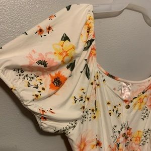 No Boundaries Junior's Peasant Dress with Belt - Winter White Floral XXL